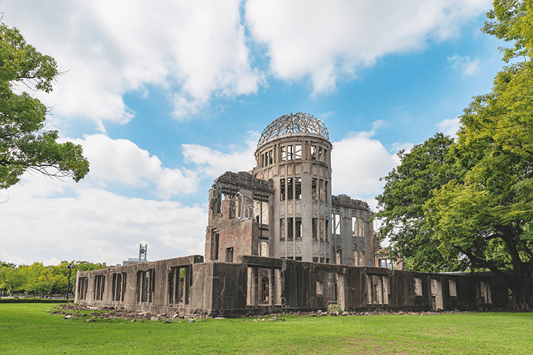 広島県の原爆ドームの外観