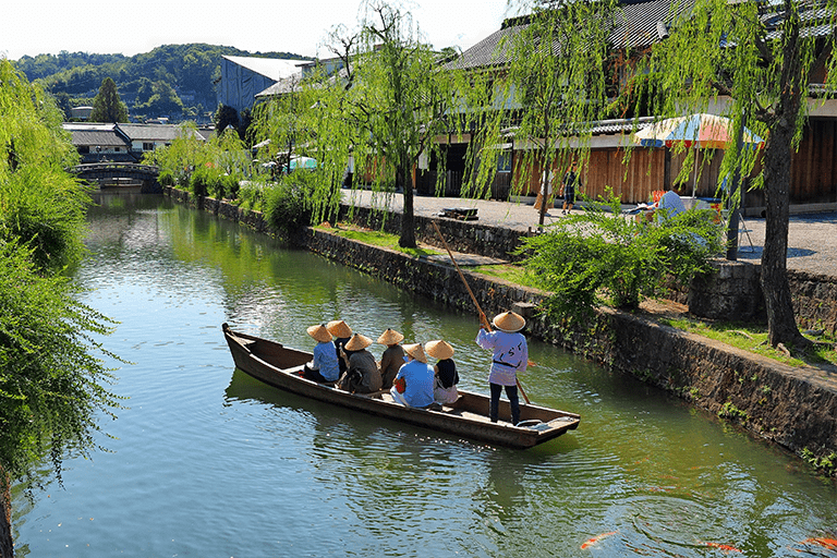 瀬戸内のおすすめの観光スポットの1人、倉敷美観地区にあるくらしき川舟流し