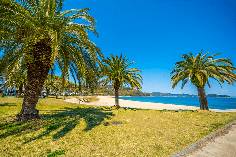 日本のハワイと呼ばれている周防大島の片添ヶ浜海水浴場の景色