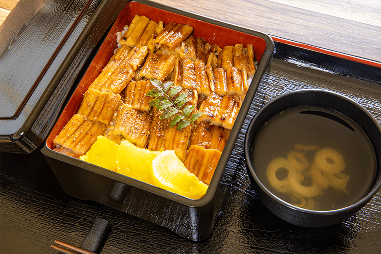 広島県宮島のご当地グルメ「穴子めし」