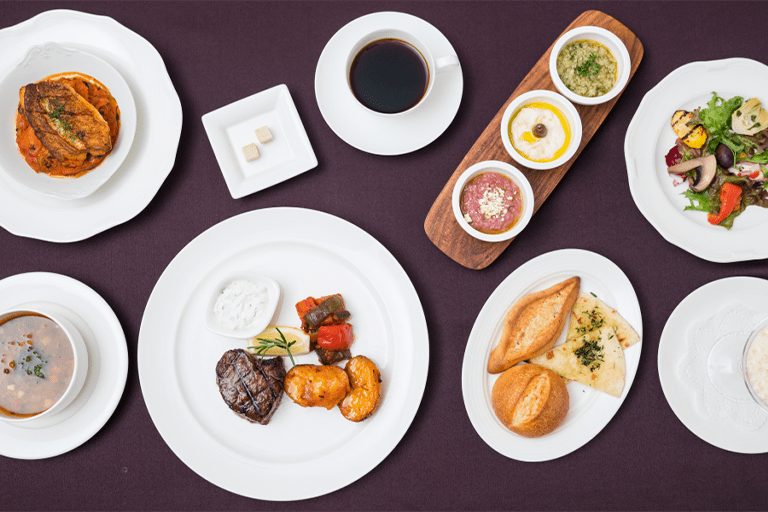 ホテルリマー二で提供される本格的なギリシャ料理