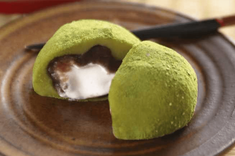 愛媛県四国中央市の山あいで売られているグルメ「霧の森大福」