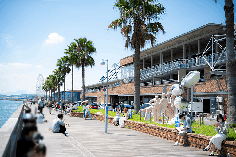 山口県下関市にある唐戸市場の外観